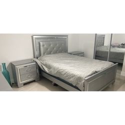 Queen Bed Set (mattress Not Included 