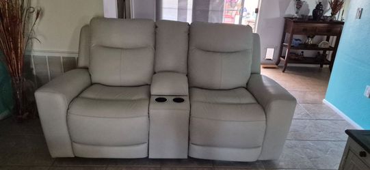 Loveseats power reclining