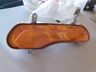 2012-2016 Ford Escape left parking ligth