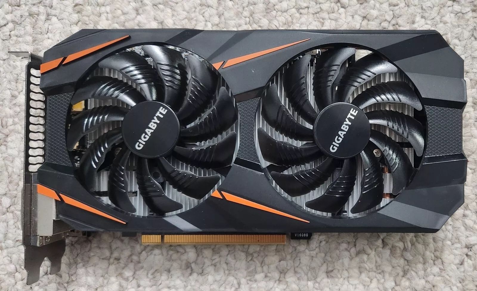 Title: Gigabyte GTX 1060 6GB Graphics Card - Excellent Condition