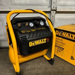 Dewalt 2.5 Gal. Portable Electric Heavy Duty 200 PSI Quiet Air Compressor
