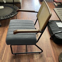 Brand New Inbox W27.6xH33.1x26.8 Inches Weight Capacity 350 LBS Modern Accent Chair with Rattan Back Teddy Seat Chair with Metal Frame Leg Rattan Chai