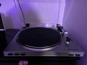 Victrola Semi-Automatic Turntable