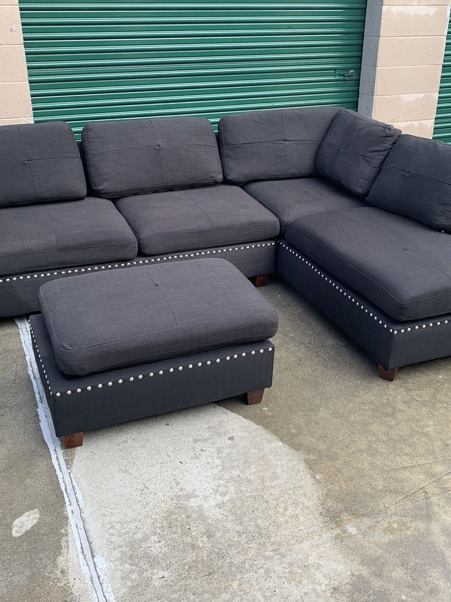 Sectional Couch + Ottoman 🚛FREE DELIVERY