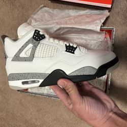 Air Jordan 4 Size 9.5 Brand New