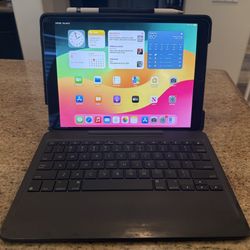 iPad Pro 2nd Generation + Backlit Keyboard + Pen