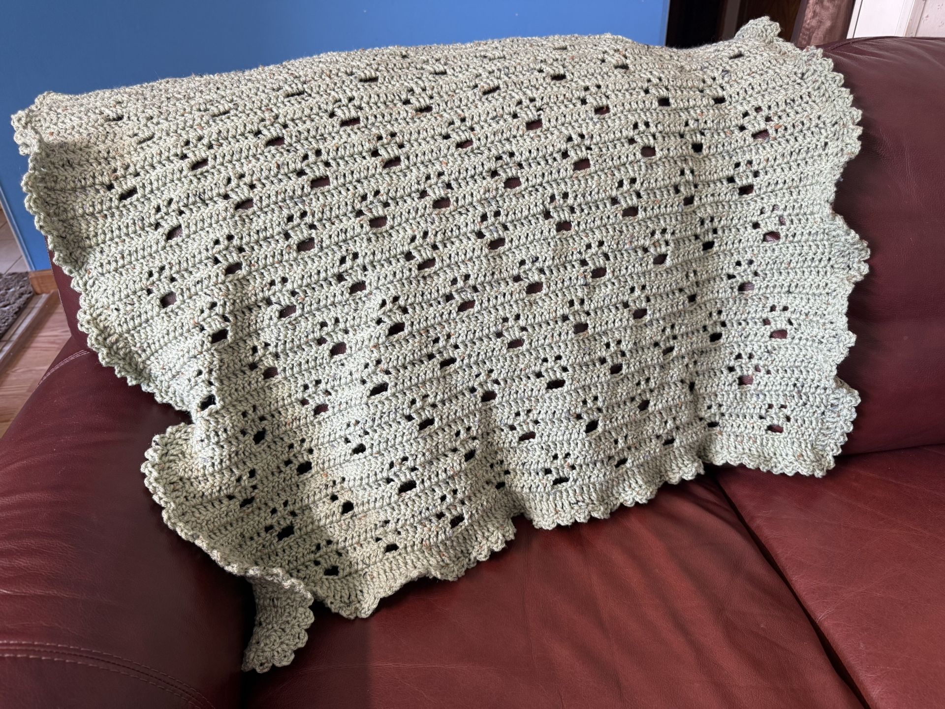 PAW PRINTS green flecks crochet baby blanket/lap afghan-BOY/GIRL -SHOWER GIFT