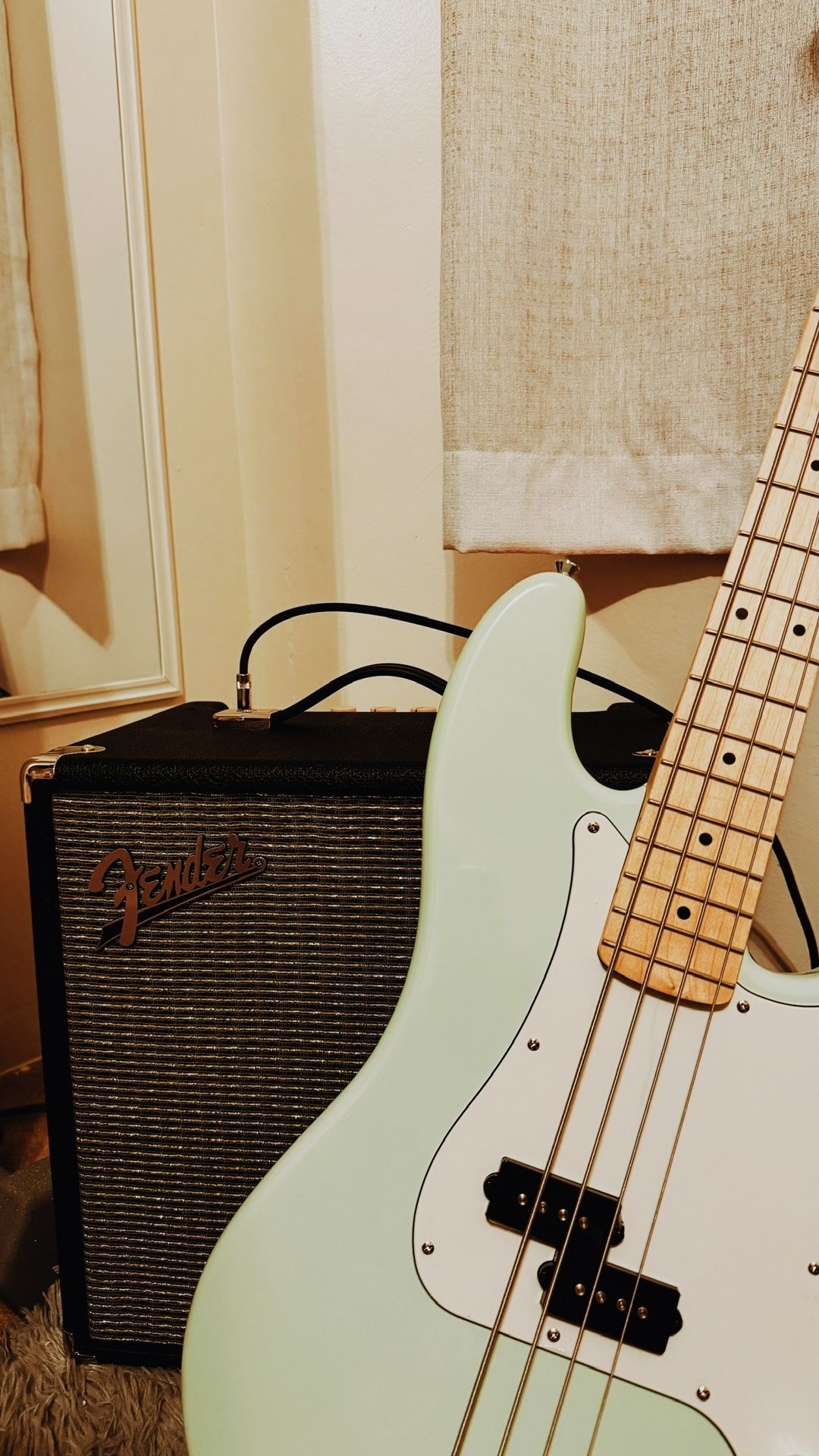 Bass guitar & Amp And More