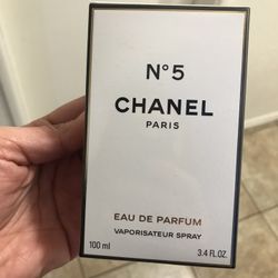 N5 Chanel Paris