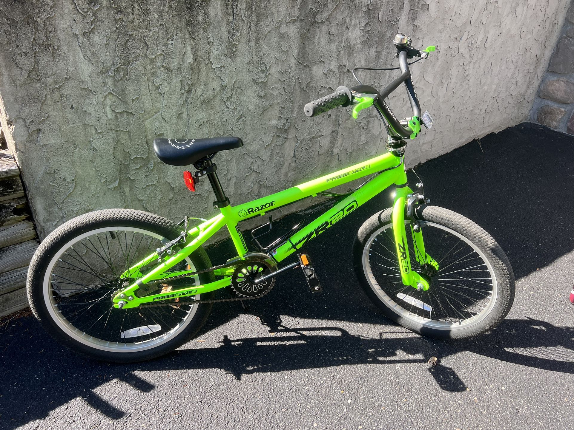 Boys Razor Freestyle ZR20 BMX Bike