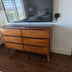 New 58’ Mcm dresser / free delivery
