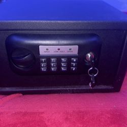Heavy Duty Metal Safe 