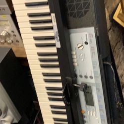 Yamaha Keyboard With Stand