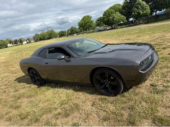 95k MILES 2014 Dodge Challenger CLEAN TITLE