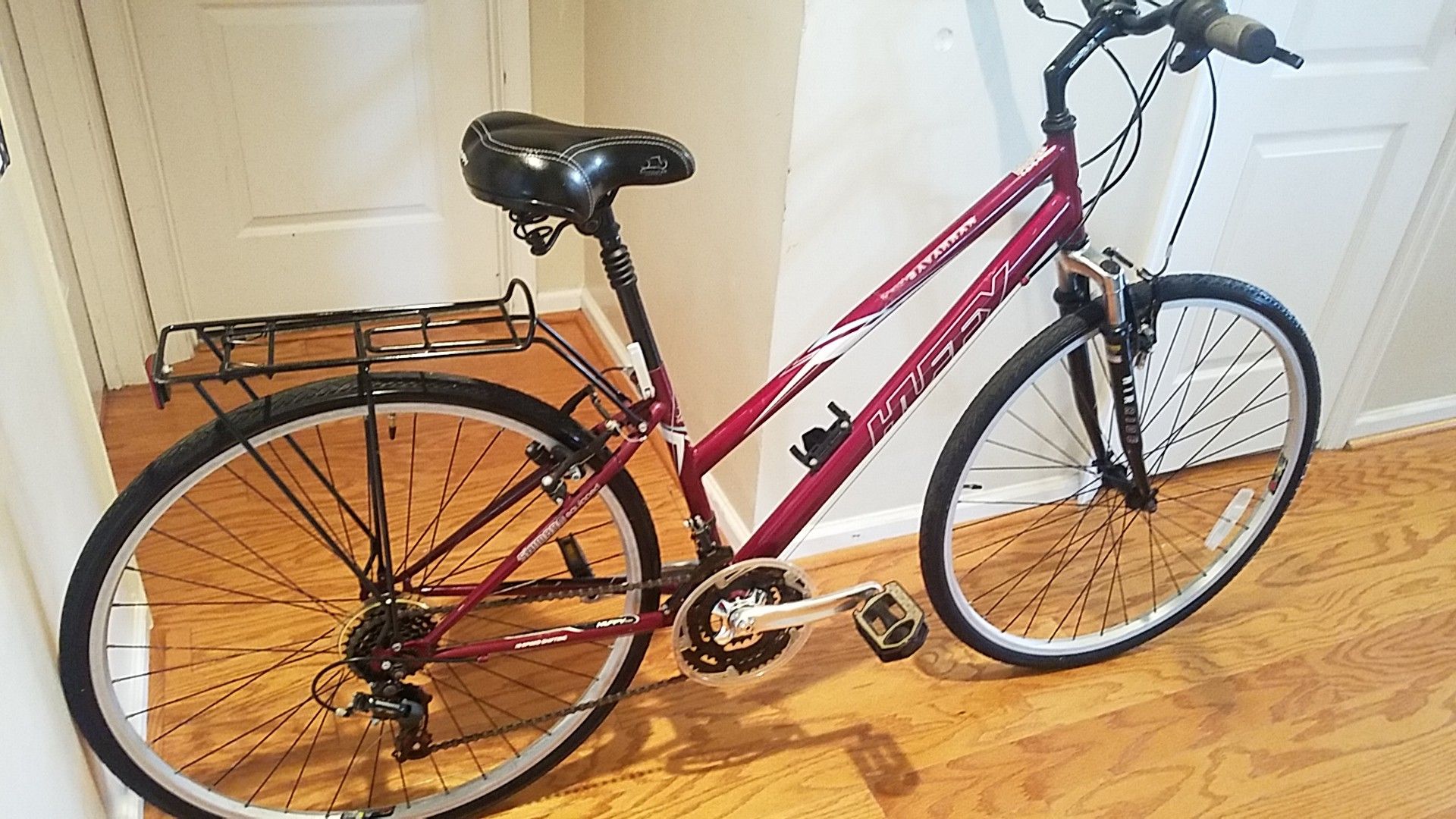 Huffy Savannah hyper Touring bike 26-inch 18 speeds