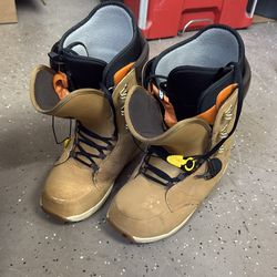 Burton snowboarding boots NEW 12