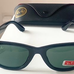 Brand New Ray-Ban RB2140 classic Wayfarer sunglasses