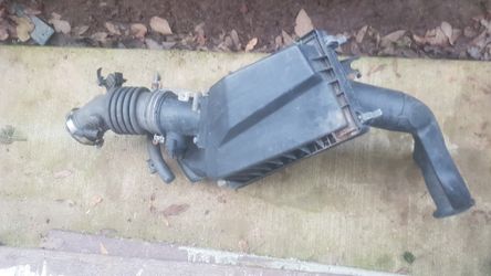 2002-2006 Air intake box assembly