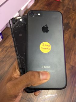 iPhone 7 32GB / 128GB Factory Unlocked Excellent Condition With Free Charger