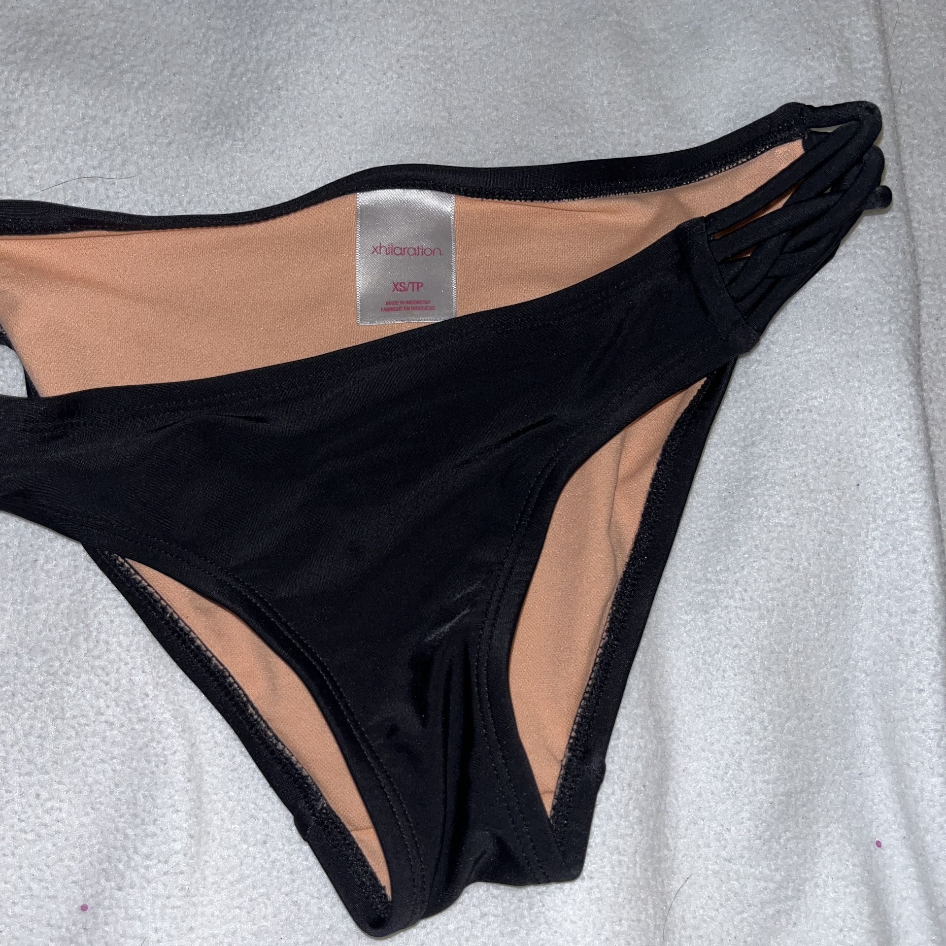 Xhilaration Black Bikini Bottom Bathing Suit Swimsuit Women Junior XS X-Small A023