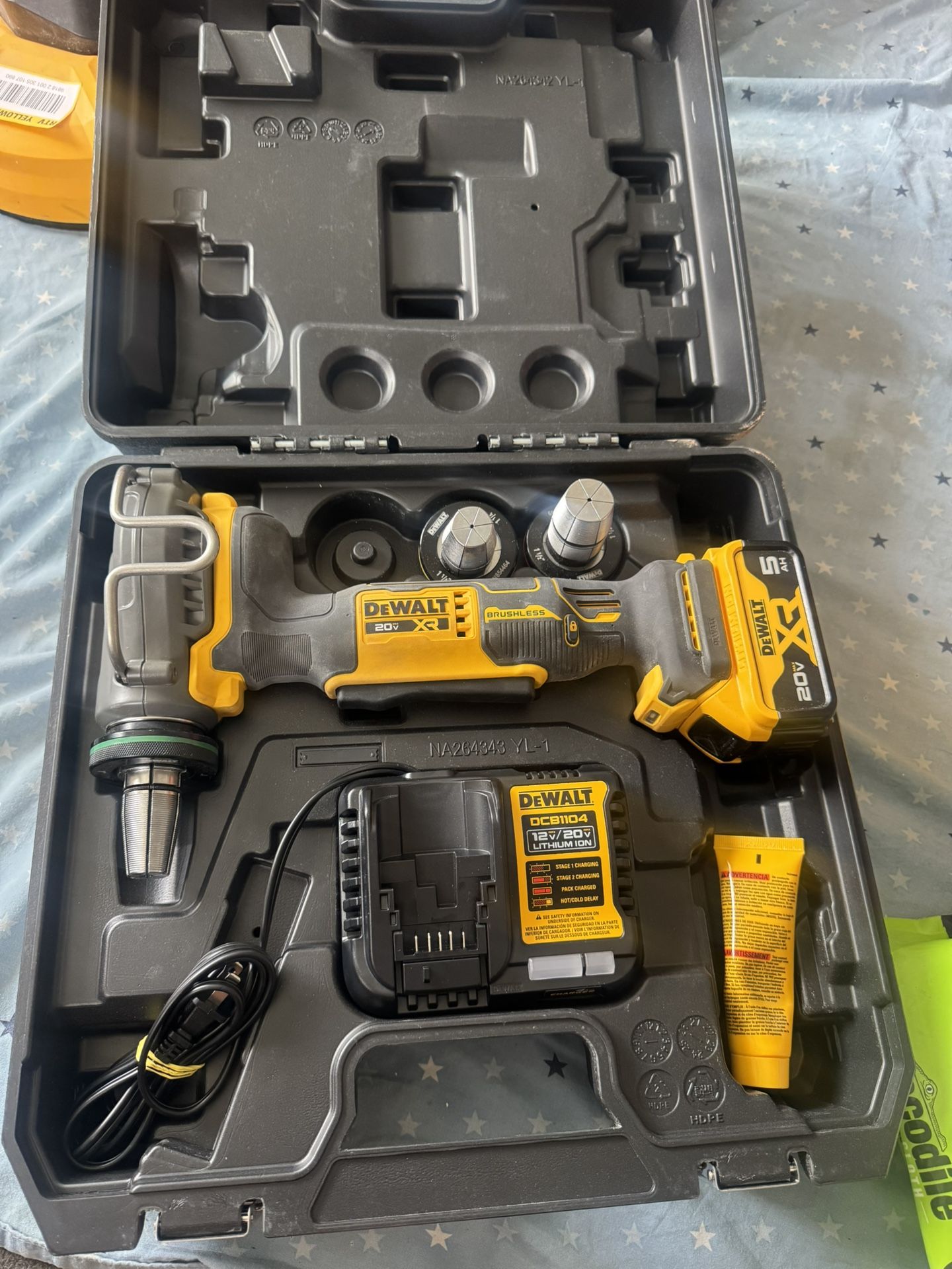 DEWALT 20-Volt MAX XR 1-1/2 in. PEX Expander Kit with 5.0 Ah Battery and Charger