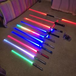 11X STAR WARS LIGHT SABERS ALL WORKING