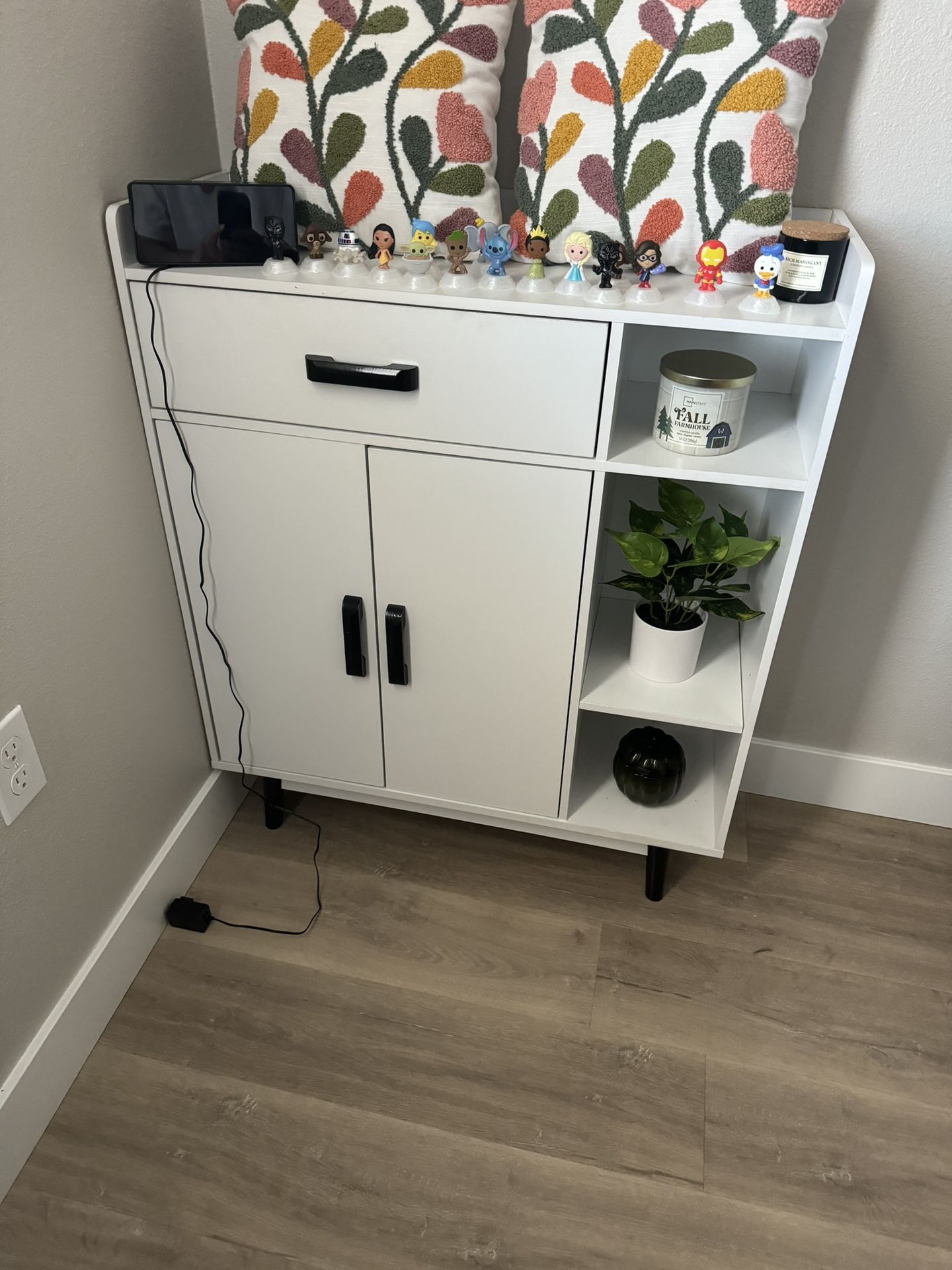 Media Cabinet Goes With Tv Stand 