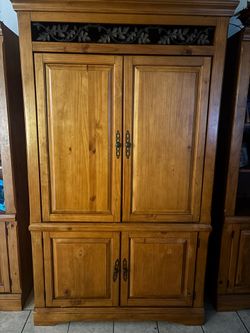 Large hutch / cabinet