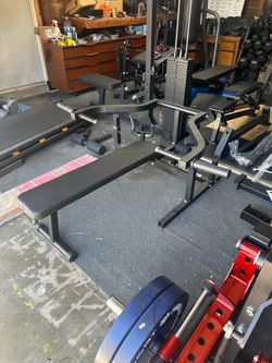 Goimu chest press