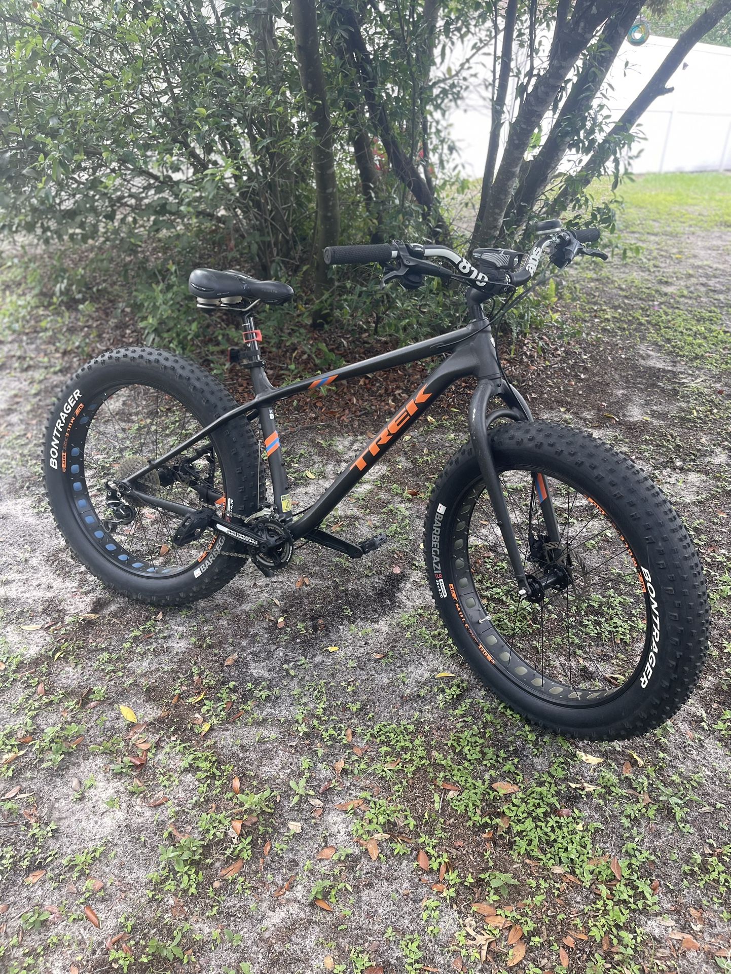 TREK Farley 5