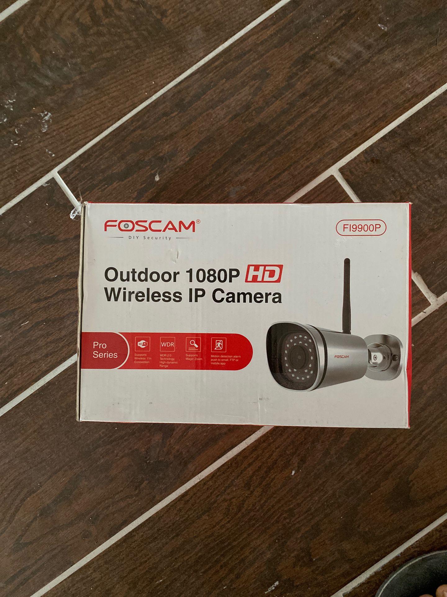 Foscam outdoor 1080p wireless camera