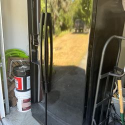 FREE!!! Samsung Fridge/freezer - Needs New Compressor Or Use For Parts