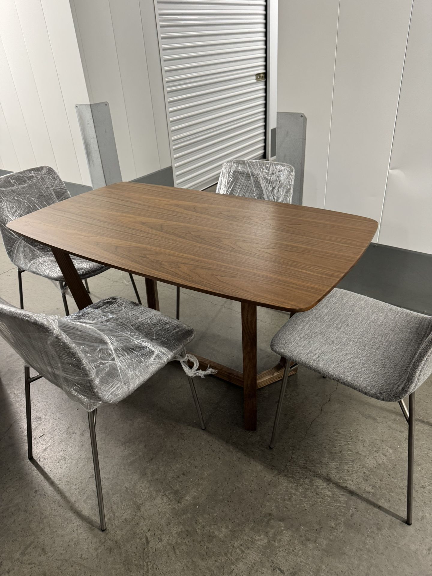 Modern Dining Table with 4 Chairs – Walnut Finish