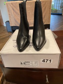 Journee Collection Markka Black Ankle Boots Size 8.5