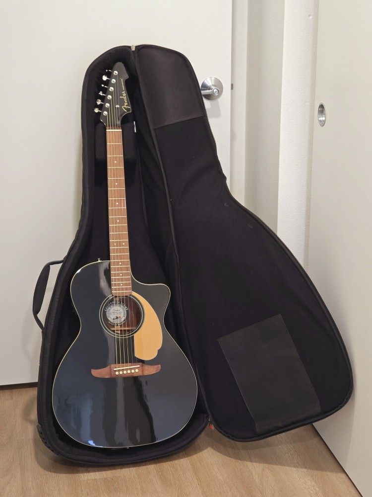 Fender Newport Acoustic Guitar with Gig Bag – Excellent Condition