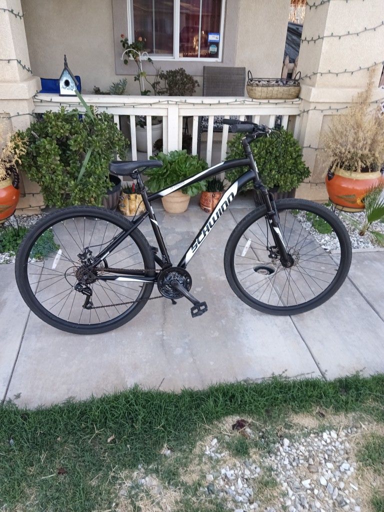 For Sale Schwinn Glenwood Road Bike, Please See Pictures And Read Details.