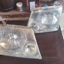 Vehicle Headlights 2002 An 2005 Ford Explorer