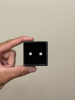 925s VVS1 circle stud earring