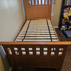 Twin Size W/storage Drawers And Extra Cubby Bed