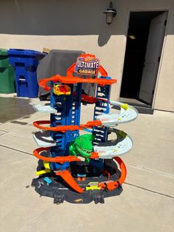 Hot Wheels Ultimate Garage T. Rex