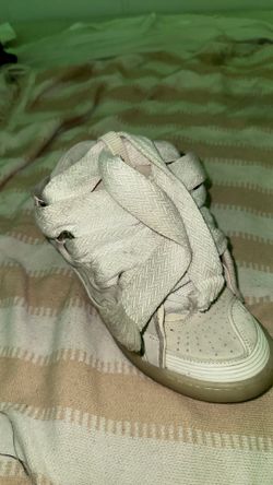 white lavins