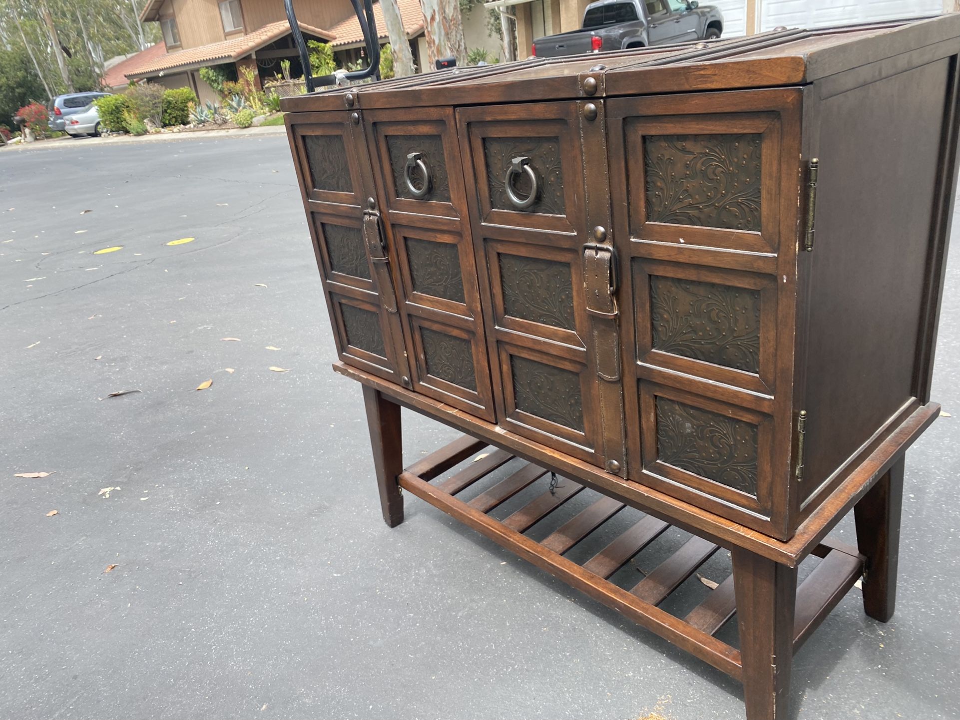 Wooden Cardensa