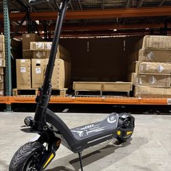 Double-motor big scooter