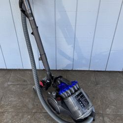 Dyson DC23 Turbinehead Canister Vacuum
