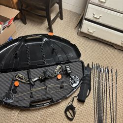 Brand new diamond infinite Bow And Arrow with hard case And Extras