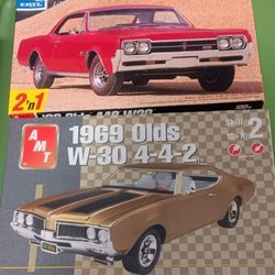 Oldsmobile 442 Plastic Model Sets Lot