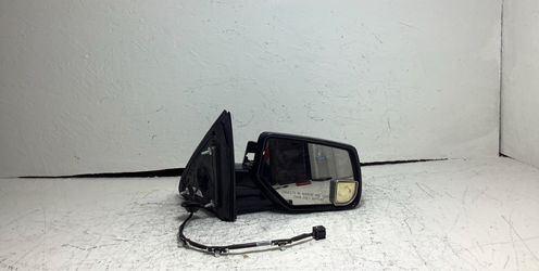 2015-2020 Chevy Tahoe right mirror (1B)