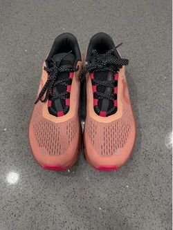 Women’s On Clouds Size 10