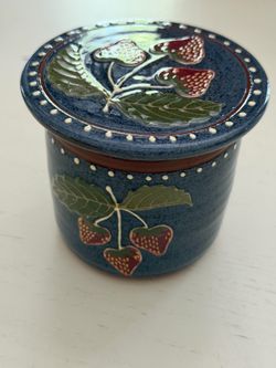 Decorative small pot