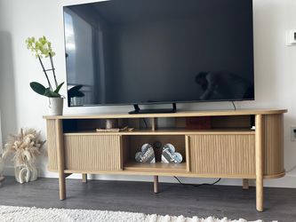 Modern Fluted Wood TV Stand / Media Console – Fits 65” TV